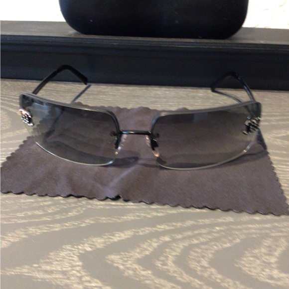 Chanel sunglasses - Picture 3 of 15